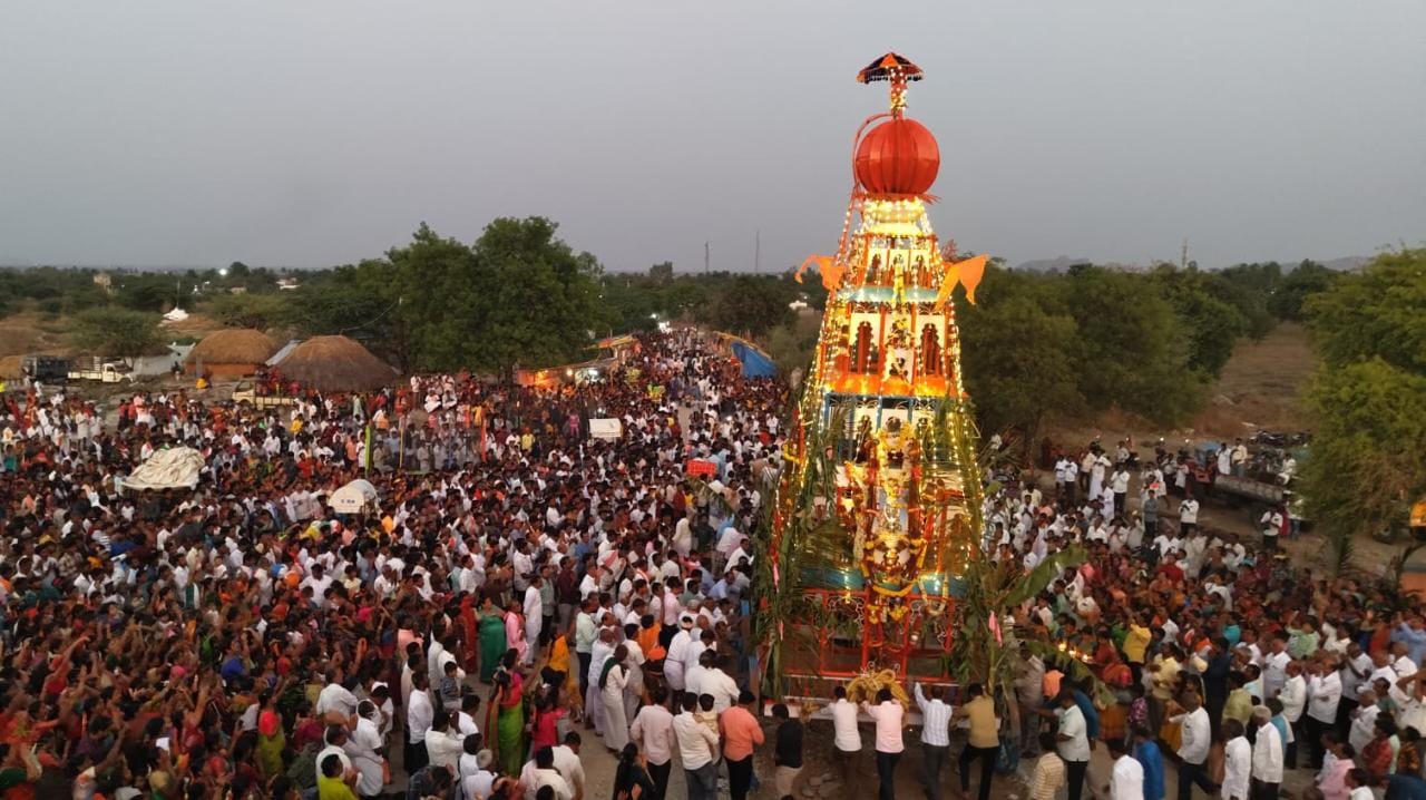 ಹರವಿ: ಸಂಭ್ರಮದಿಂದ ಜರುಗಿದ ಬಸವೇಶ್ವರ ರಥೋತ್ಸವ