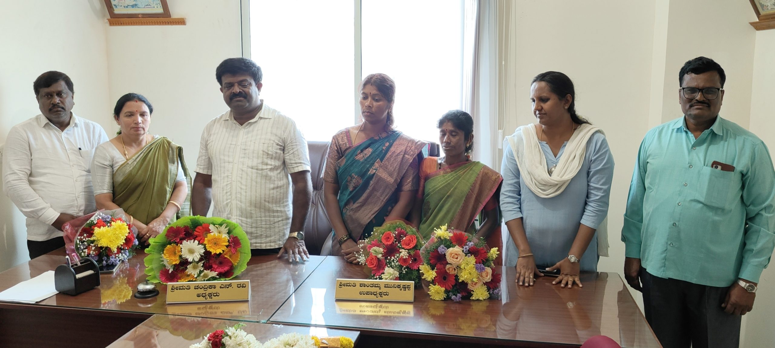 ಕಾರಹಳ್ಳಿ ಪಂಚಾಯಿತಿಗೆ ನೂತನ ಅಧ್ಯಕ್ಷರಾಗಿ ರಮೇಶ್, ಉಪಾಧ್ಯಕ್ಷರಾಗಿ ಲಕ್ಷ್ಮೀಚಂದ್ರು ಆಯ್ಕೆ