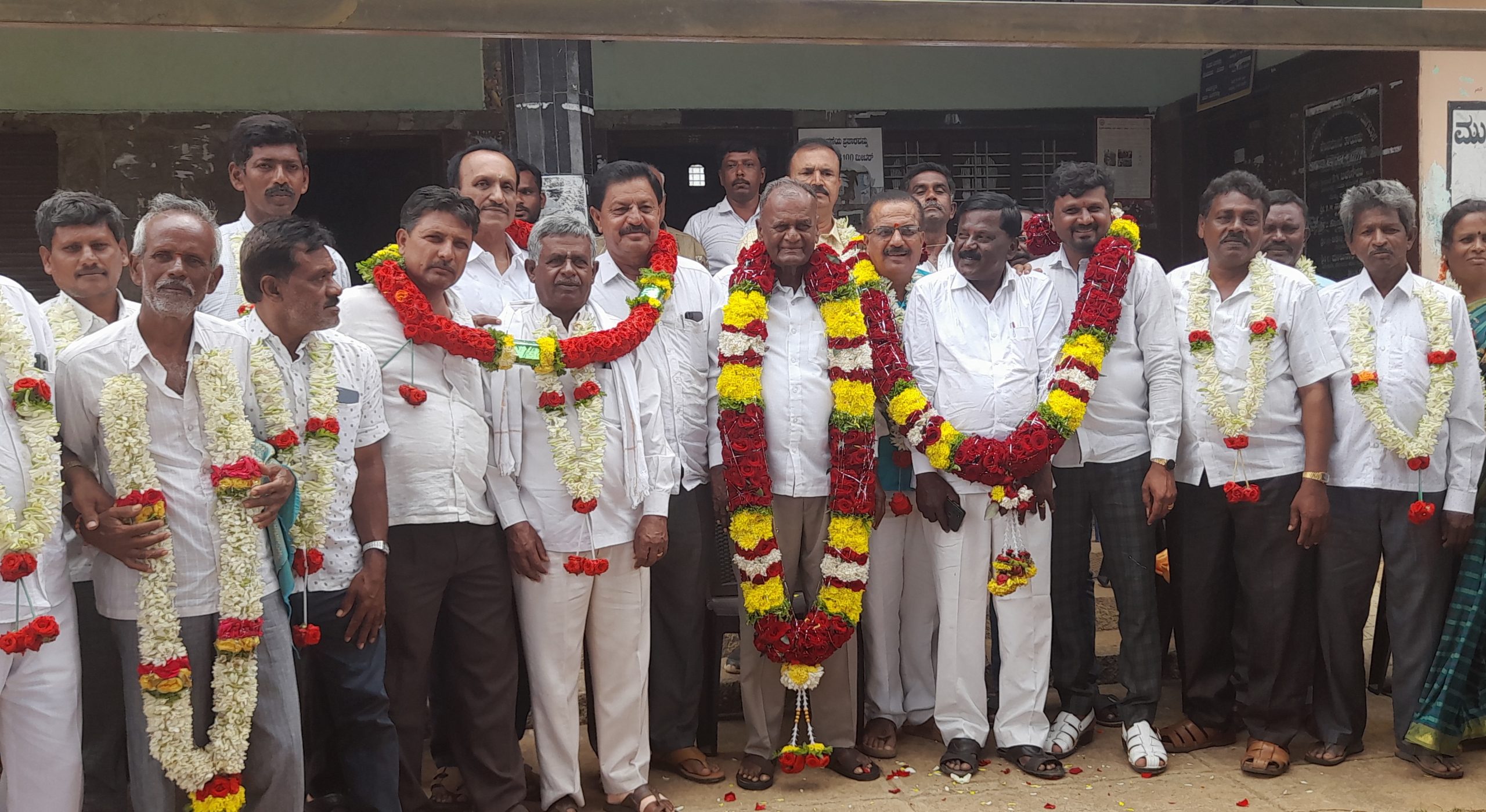ಮುಗಬಾಳ ಎಂಪಿಸಿಎಸ್‌ಗೆ ಅಧ್ಯಕ್ಷರಾಗಿ ಬಚ್ಚೇಗೌಡ, ಉಪಾಧ್ಯಕ್ಷರಾಗಿ ವೆಂಕಟಸ್ಟಾಮಿ ಅವಿರೋಧ ಆಯ್ಕೆ
