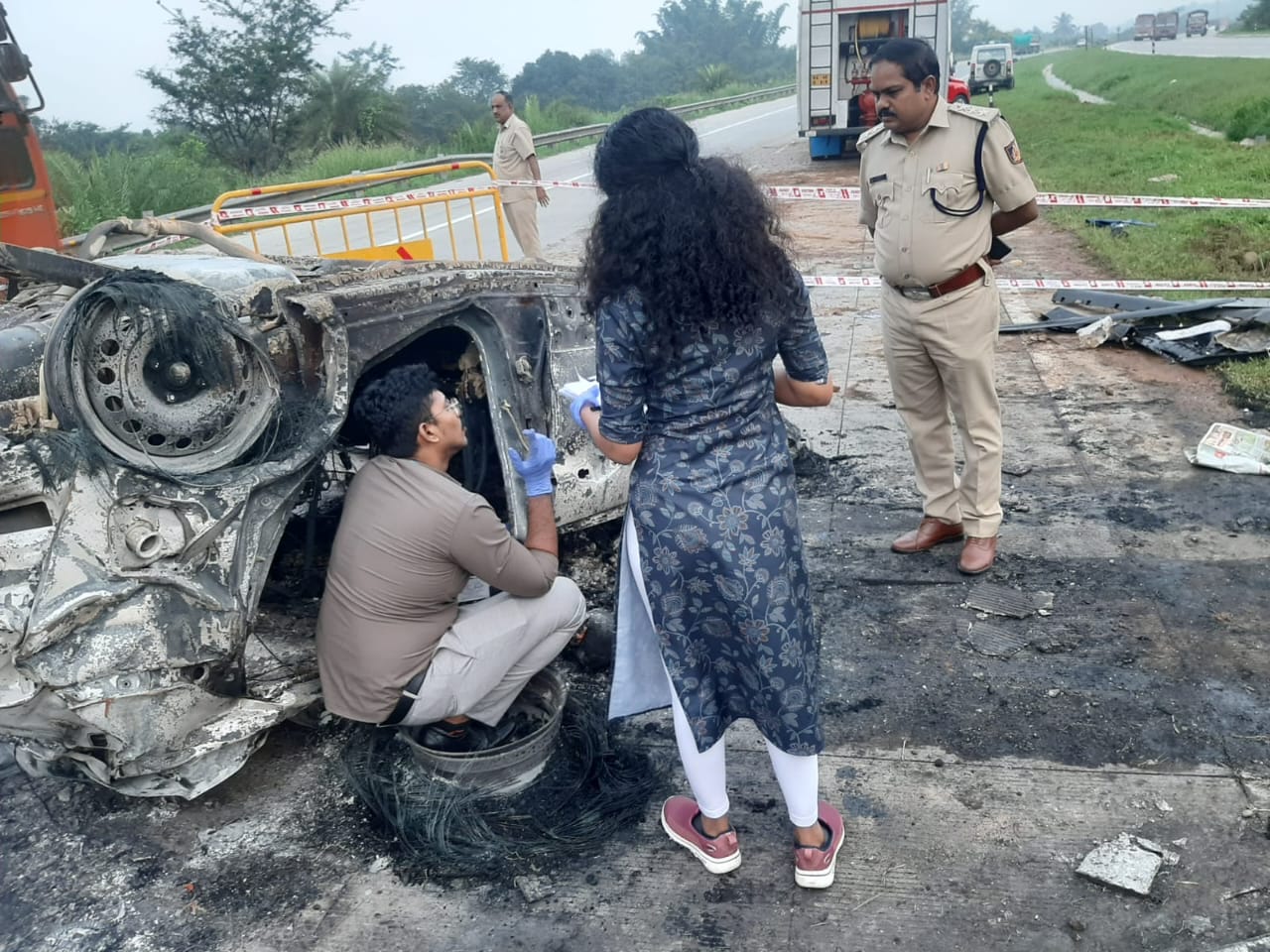 ಭೀಕರ ಅಪಘಾತ : ಮೂವರ ಸಾವು 