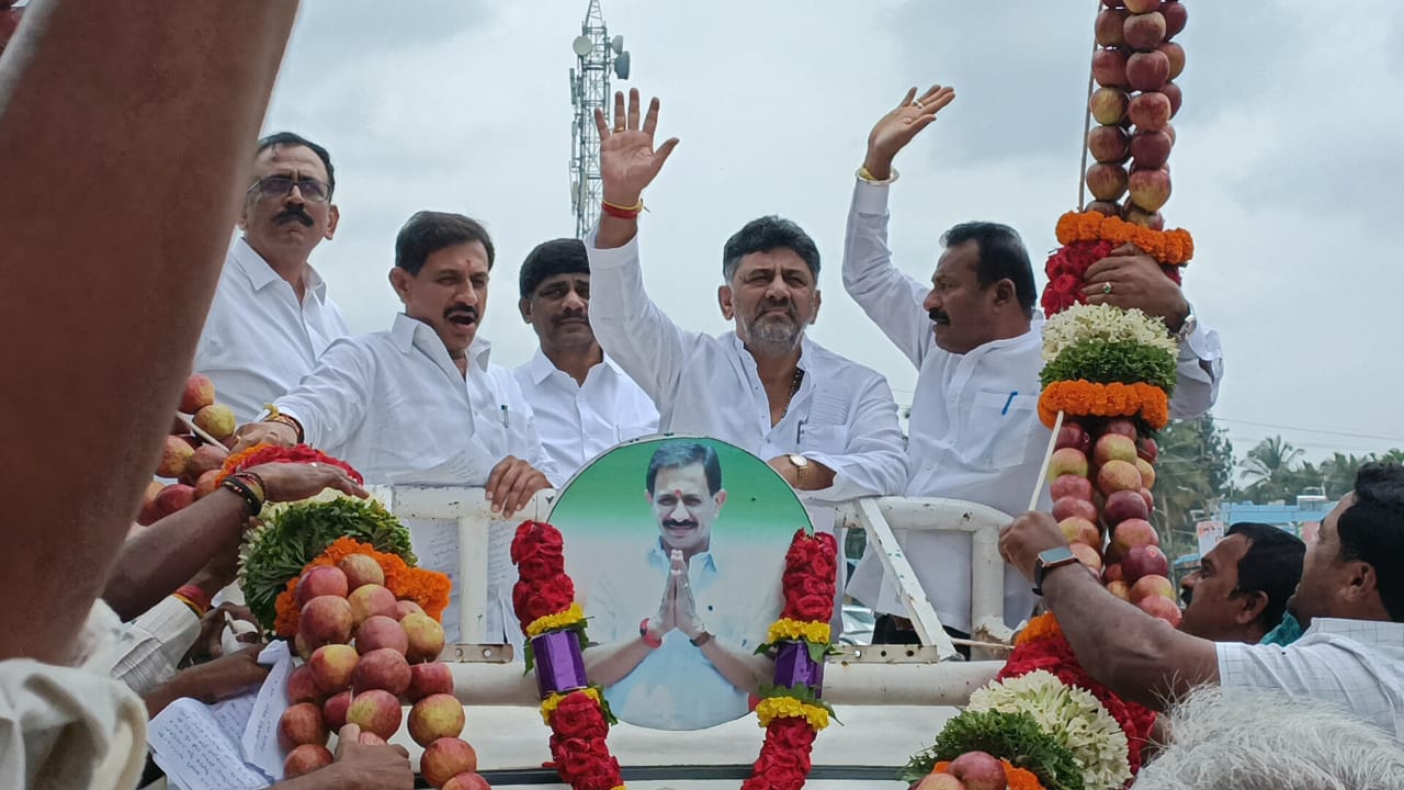 ಬಿಜೆಪಿ ಸಮಾಜ ಒಡೆವ ಕೆಲಸ ಮಾಡುತ್ತಿದ್ದರೆ, ಕಾಂಗ್ರೆಸ್ ಅದನ್ನು ಹೊಲಿಯುತ್ತಿದೆ: ಡಿಸಿಎಂ ಡಿ.ಕೆ.ಶಿವಕುಮಾರ್