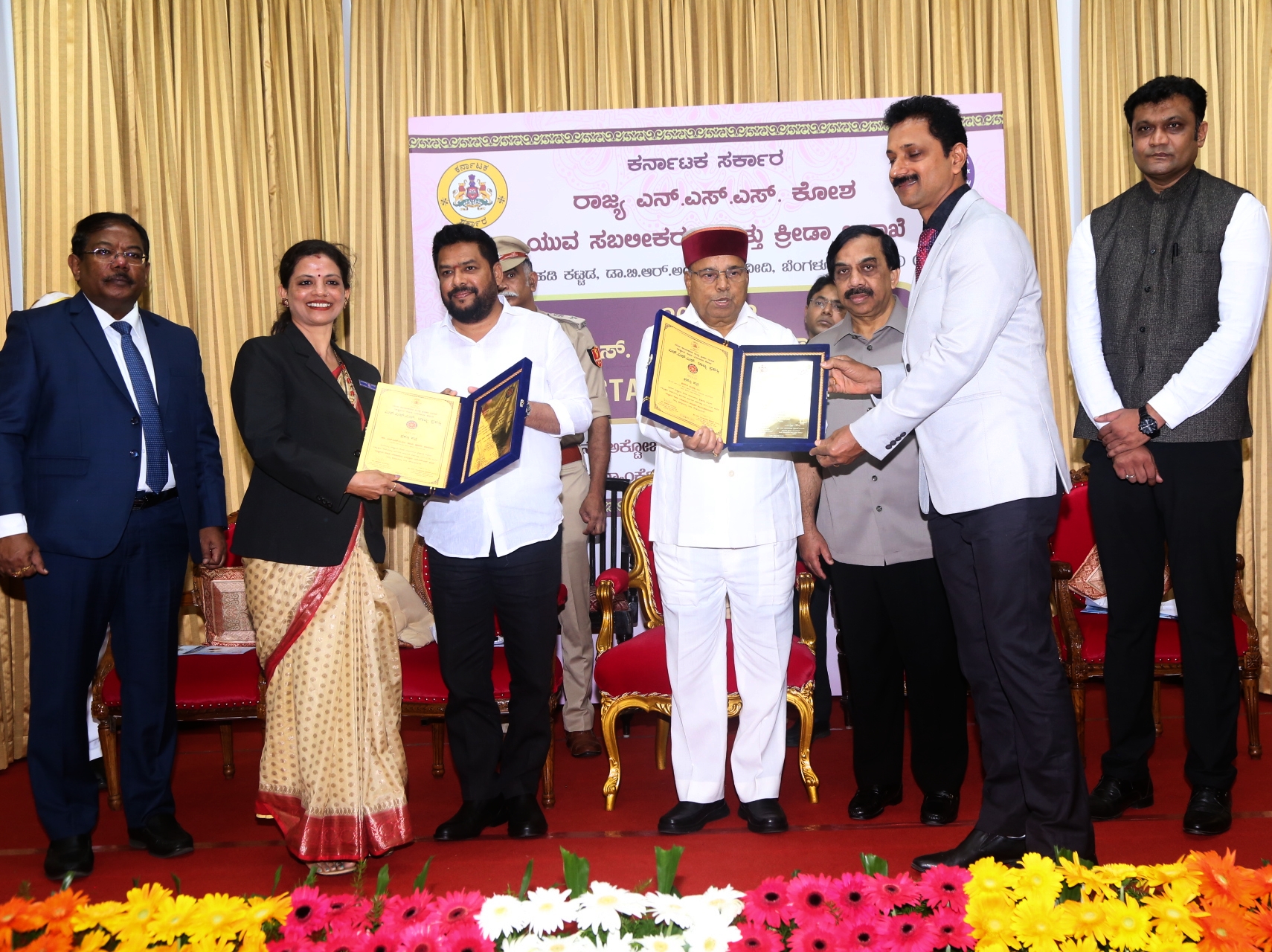 ಉತ್ತಮ ಸಮಾಜ ನಿರ್ಮಾಣಕ್ಕೆ ಸ್ವಯಂ ಸೇವಕರ ಪಾತ್ರ ಹಿರಿದು : ರಾಜ್ಯಪಾಲರು