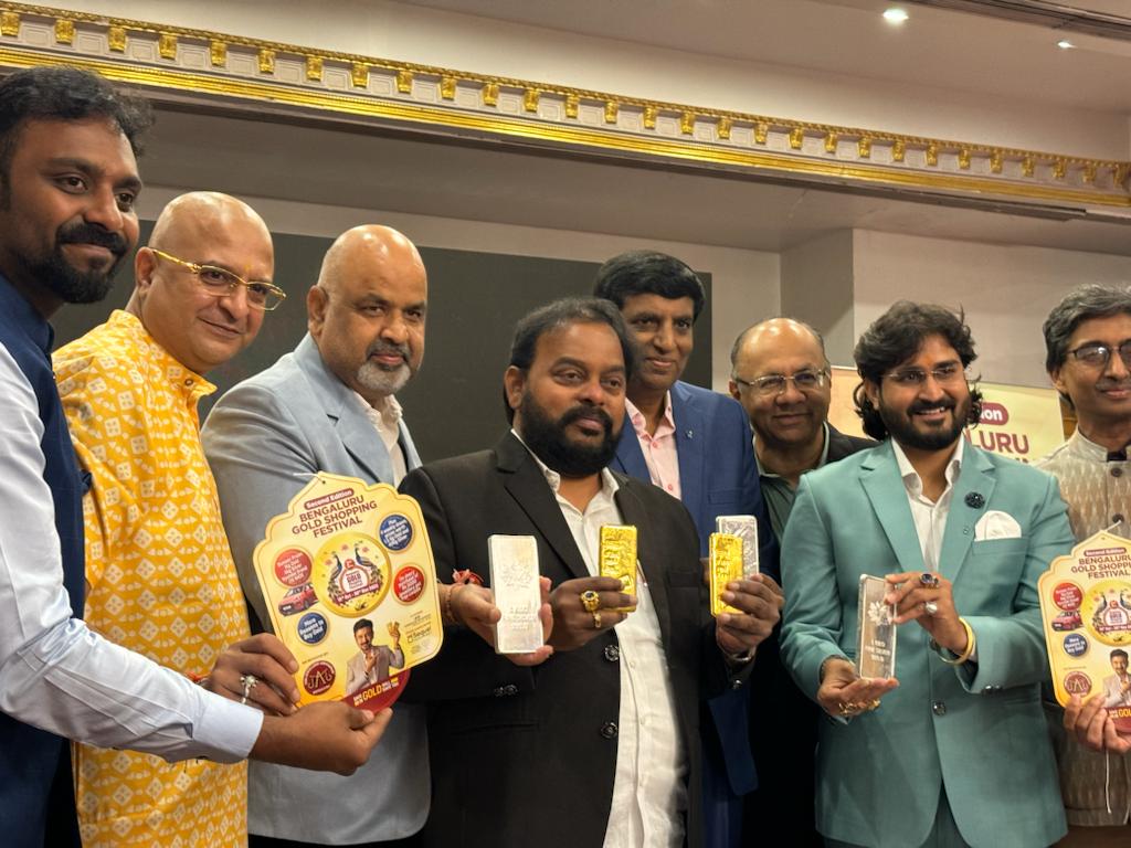 ಮೆಗಾ ಮಾರಾಟ ಮೇಳದಲ್ಲಿ ಬೆಳ್ಳಿ, ಬಂಗಾರ ಖರೀದಿಸಿದರೆ ಲಕ್ಕಿ ಕೂಪನ್‌ ಮೂಲಕ 2.5ಕೆ.ಜಿ ಚಿನ್ನ, 45 ಕೆ.ಜಿ.ಬೆಳ್ಳಿ ಗೆಲಲ್ಲು ಉಜ್ವಲ ಅವಕಾಶ