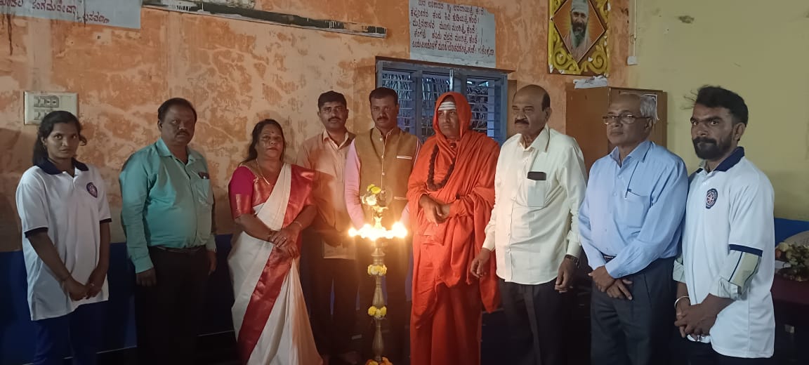 ಸೇವೆಯನ್ನು ಕರ್ತವ್ಯದಂತೆ ಮಾಡಿದಾಗ ಮಾತ್ರ ಬದುಕಿಗೊಂದು ಅರ್ಥ ಸಿಗುತ್ತದೆ: ವನಕಲ್ಲು ಶ್ರೀ ಅಭಿಮತ