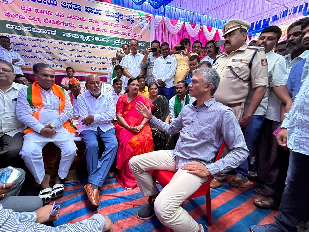 ಕೊಪ್ಪಳ: ಕೃಷಿ ಜಮೀನಿಗೆ ರಸ್ತೆ ಬಿಡಿ, ಬಗರ್ ಹುಕುಂ ಜಮೀನನ್ನು ಆರು ತಿಂಗಳೊಳಗೆ ಮಂಜೂರು ಮಾಡಿ: ಕೃಷ್ಣ ಬೈರೇಗೌಡ