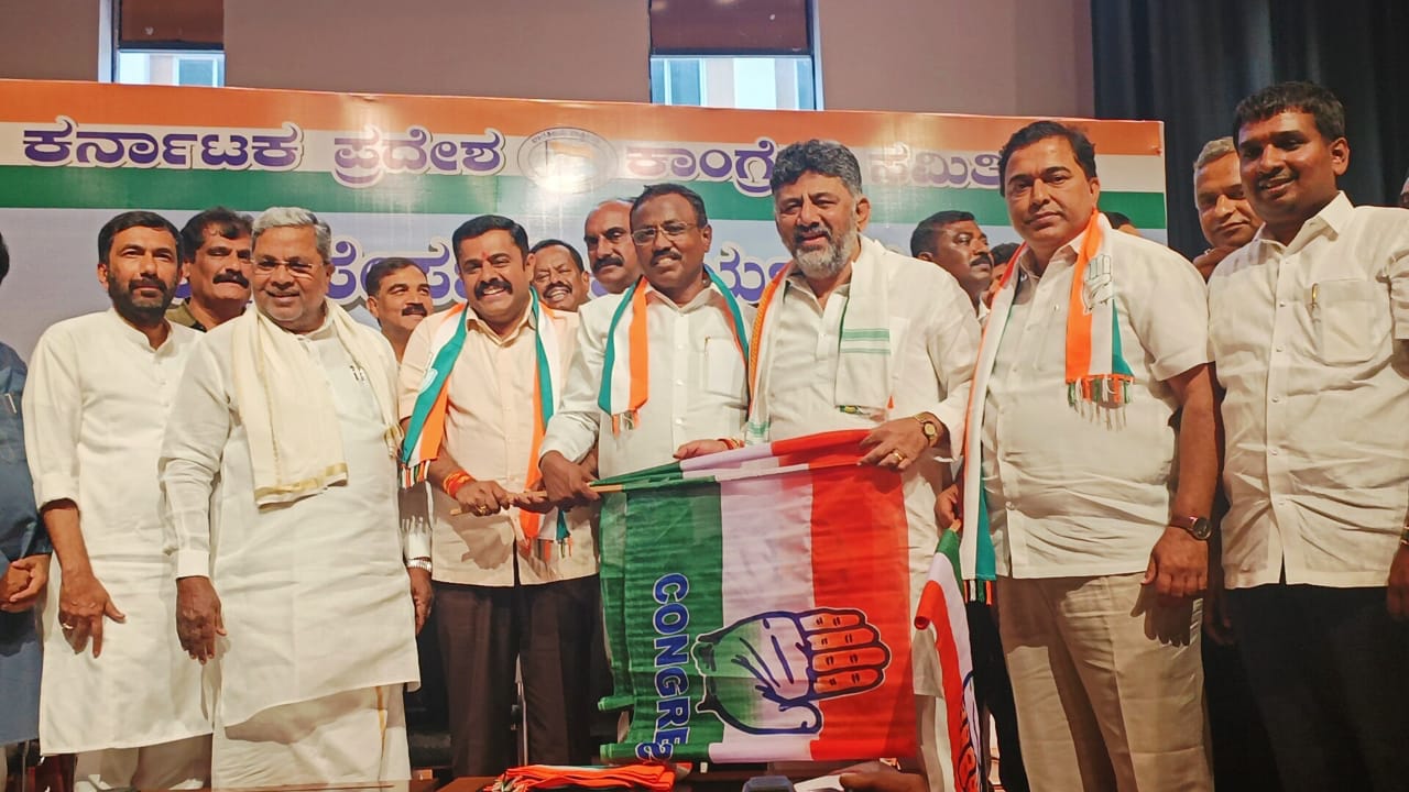 ಜೆಡಿಎಸ್‌ನಿಂದ 'ಸೆಕ್ಯೂಲರ್' ಕಿತ್ತೋಗಿದೆ: ಸಿದ್ದರಾಮಯ್ಯ ವ್ಯಂಗ್ಯ