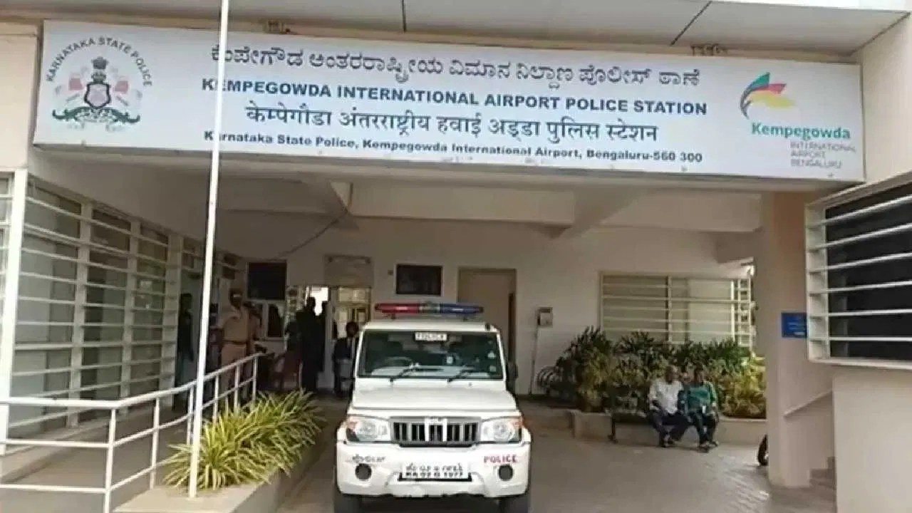 ವಿಮಾನದಲ್ಲಿ ಸಿಬ್ಬಂದಿ ಜೊತೆ ಪ್ರಯಾಣಿಕನ ಅಸಭ್ಯ ವರ್ತನೆ : ಬಂಧನ