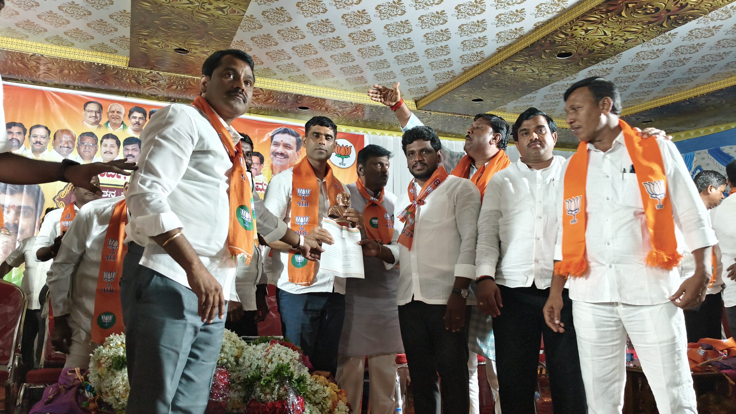 ಗ್ರಾಾಮಾಂತರ ಮಂಡಲ ಅಧ್ಯಕ್ಷರಾಗಿ ಮಹಾಂತೇಶ, ಪ್ರಘಿ.ಕಾರ್ಯದರ್ಶಿ ನವೀನಕುರ್ಡಿ ಪದಗ್ರಹಣ  ಬಿಜೆಪಿಯ ದೇಶ ಕಟ್ಟುವ ಕೆಲಸಕ್ಕೆೆ ಕಾರ್ಯಕರ್ತರು ಹೆಗಲು ನೀಡಿ-ಪಿ.ರಾಜೀವ್
