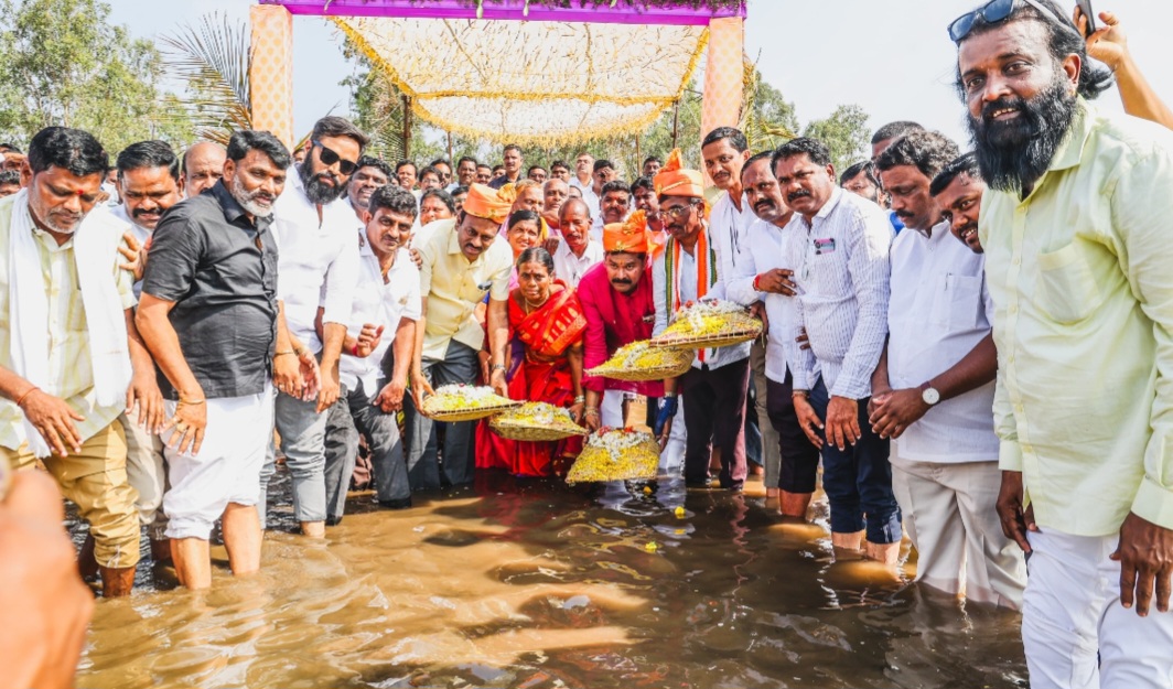 ಚಿವರಿಂದ ಕನಕಗಿರಿ ಶ್ರೀಲಕ್ಷ್ಮೀದೇವಿ ಕೆರೆಗೆ ಬಾಗಿನ ಸಮರ್ಪಣೆ  ಕೆರೆಗಳಿಗೆ ನೀರು ತುಂಬಿಸುವ ಯೋಜನೆಯಿಂದ ತೋಟಗಾರಿಕೆ ಬೆಳೆಗಳಿಗೆ ಉತ್ತೇಜನ-ತಂಗಡಗಿ