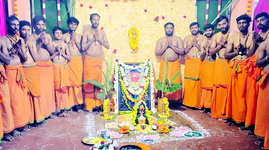 ಹನುಮ ಮಾಲಾ ದೀಕ್ಷಾ ಕಾರ್ಯಕ್ರಮ