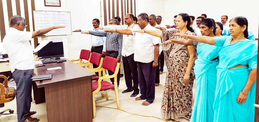 ರಾಯಚೂರು: ವಿವಿಧ ಕಚೇರಿಗಳಲ್ಲಿ ಮಾನವ ಹಕ್ಕುಗಳ ದಿನಾಚರಣೆಯ ಪ್ರತಿಜ್ಞಾವಿಧಿ ಬೋಧನೆ