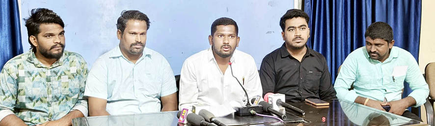 ರಸ್ತೆ ವಿಭಜಕದಲ್ಲಿ ಬೆಳೆದ ಕೋನೋಕಾರ್ಪಸ್ ಗಿಡಕಿತ್ತು ಹಾಕಿ - ವಿನಾಯಕ್