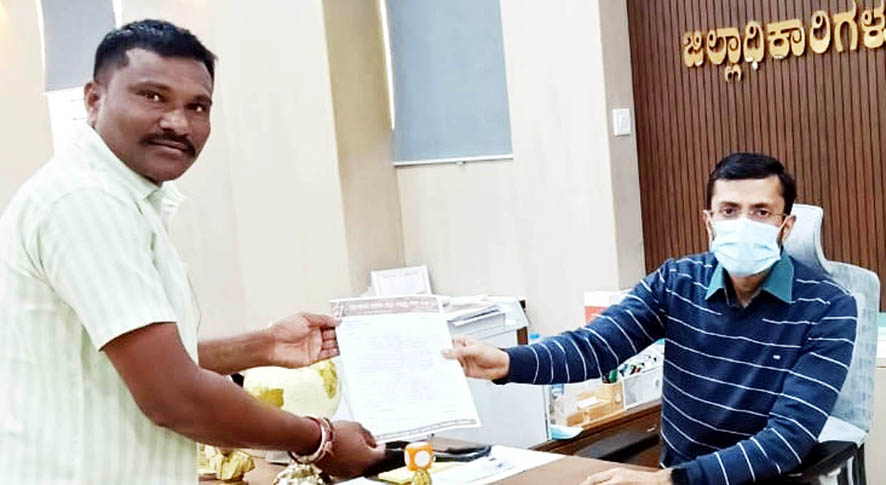 ದಟ್ಟ ಹೊಗೆ ಉಗುಳುವ ಸರ್ಕಾರಿ ಬಸ್ ಬದಲಿಸಲು ಒತ್ತಾಯ
