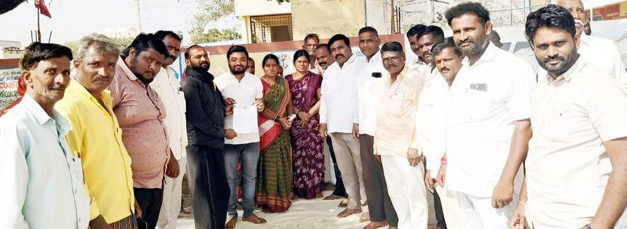ಜಾಲಹಳ್ಳಿ ; ವೇತನಕ್ಕೆ ಆಗ್ರಹಿಸಿ ಪಂಚಾಯತಿ ನೌಕರರ ಪ್ರತಿಭಟನೆ