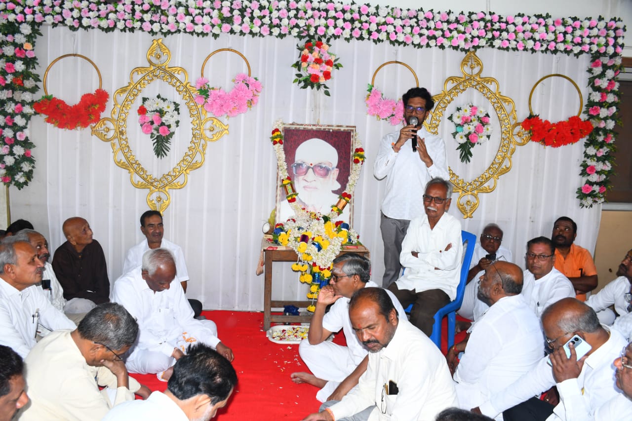 ವಿಶ್ವನಾಥರೆಡ್ಡಿ ಮುದ್ನಾಳ್ ಅವರ ಆದರ್ಶಗಳು ಪಾಲಿಸಬೇಕು : ಹುಂಡೆಕಾರ  ಯಾದಗಿರಿ ಮುದ್ನಾಳ್ ರ 99 ನೇ ಜನ್ಮದಿನ ಆಚರಣೆ