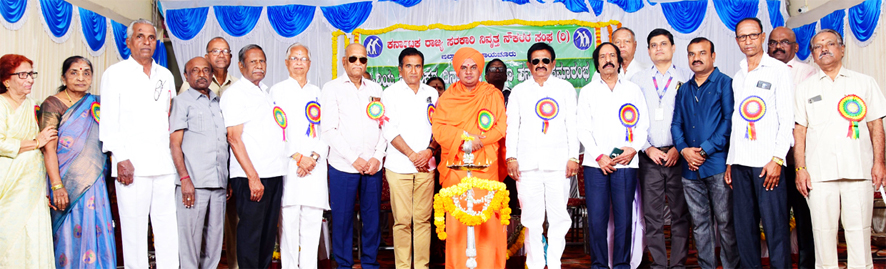 ಹಿರಿಯ ನಾಗರಿಕರ ದಿನಾಚರಣೆ, ಸನ್ಮಾನ ದೈವಸ್ವರೂಪಿ ಹಿರಿಯರ ಚೈತನ್ಯ ಅನುಕರಣೀಯ-ನೀಲಗಲ್‌ಶ್ರೀ