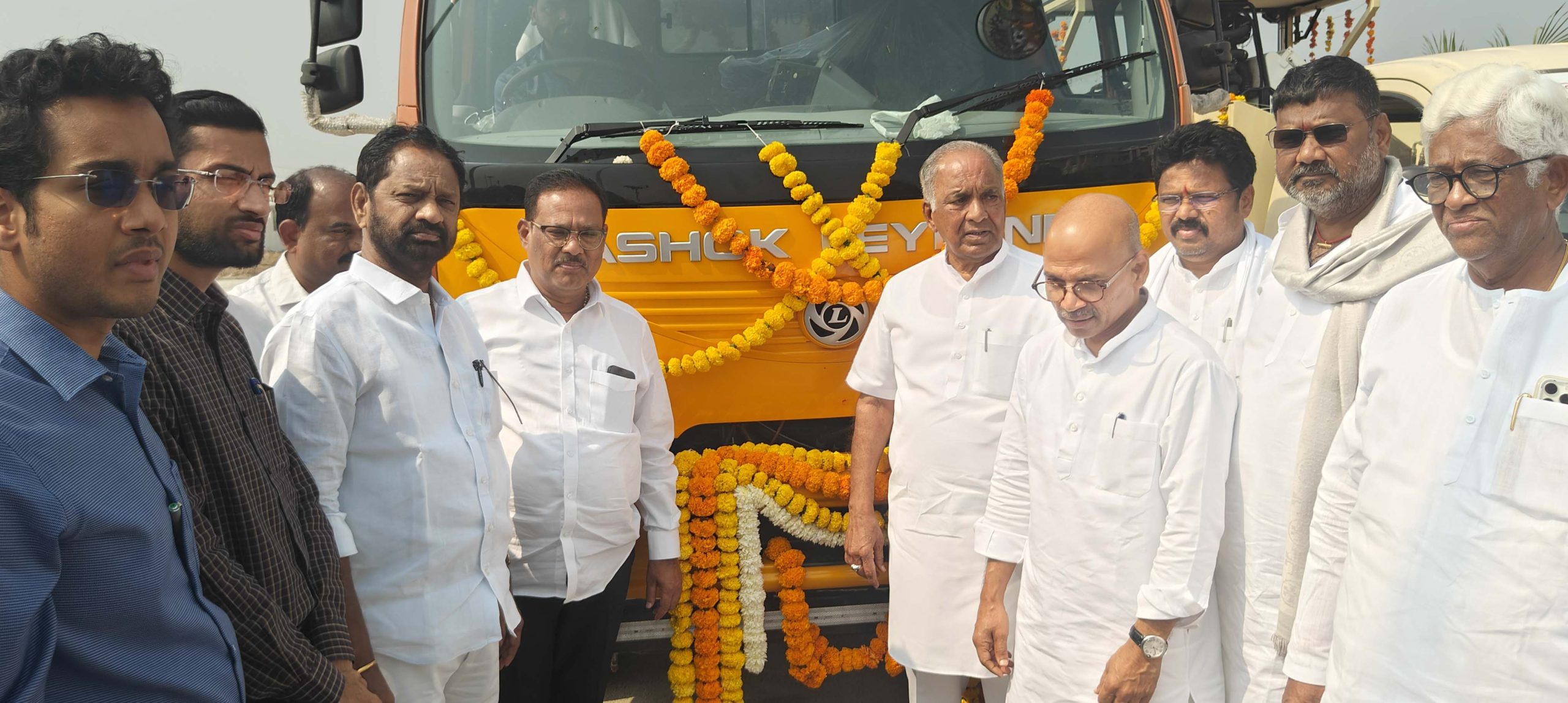 ರಾಯಚೂರು ಮಹಾನಗರ ಪಾಲಿಕೆ ಖರೀದಿಸಿದ ಸ್ವಚ್ಛತಾ ವಾಹನಗಳಿಗೆ ಸಚಿವರಿಂದ ಚಾಲನೆ