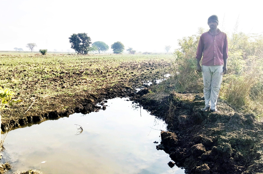 ಚಿಲ್ಲರ್ಗಿ ಪಂಚಾಯತ್ ಬೇಜವಾಬ್ದಾರಿ : ಕಡಲೆ ಬೆಳೆ ಜಲಾವೃತ : ರೈತನ ಕಣ್ಣೀರು