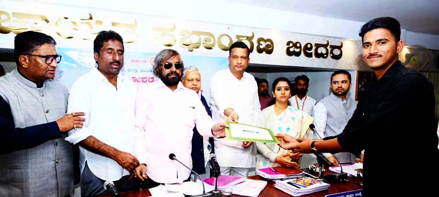 ಎಸ್‌ಎಸ್‌ಎಲ್‌ಸಿ, ಪಿಯುಸಿ ಲಿತಾಂಶ ಸುಧಾರಣೆಗೆ ಸಚಿವ ಖಂಡ್ರೆ ಸೂಚನೆ