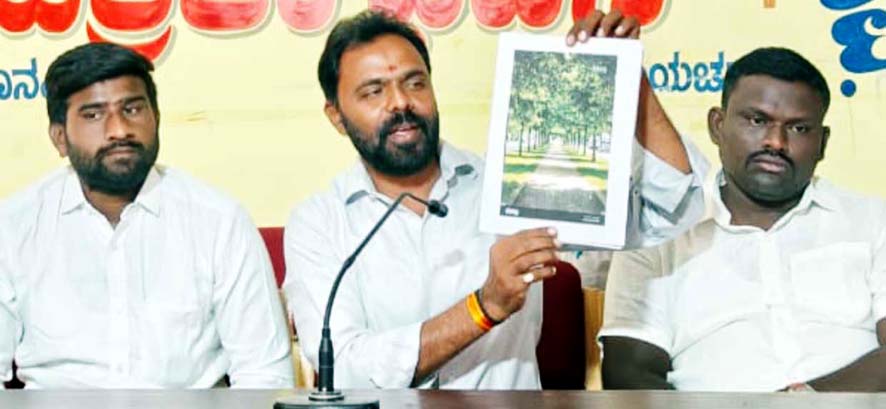 ಮಾನ್ವಿ : ಕೋನಾಪುರಪೇಟೆ, ಅಂಬೇಡ್ಕರ್ ನಗರ ಅಭಿವೃದ್ಧಿಿಗಾಗಿ ಒತ್ತಾಯಿಸಿ ಜ.12 ರಂದು ಉಪವಾಸ ಧರಣಿ - ಗುರುರಾಜ ನಾಗಲಾಪುರ