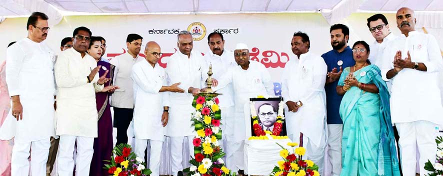 ಪ್ರಬುದ್ಧ ಅಕಾಡೆಮಿ ಉದ್ಘಾಟಿಸಿದ ಸಚಿವ ಪ್ರತಿಭಾವಂತರ ಭವಿಷ್ಯ ಅರಳಲಿ - ಪ್ರಿಯಾಂಕ್ ಖರ್ಗೆ