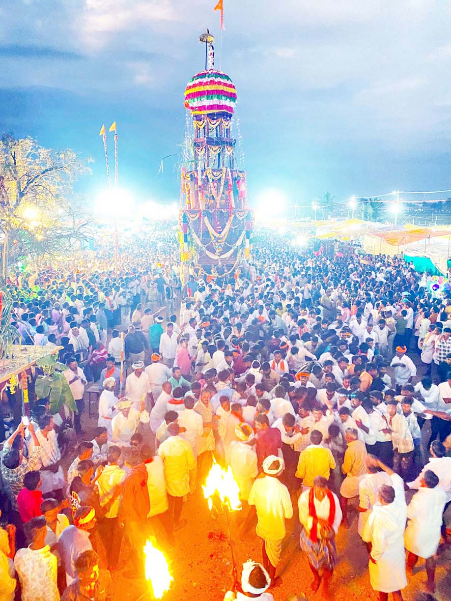 ಅಡವಿ ಸಿದ್ದೇಶ್ವರ ಮಠ : ಅದ್ದೂರಿ ರಥೋತ್ಸವ