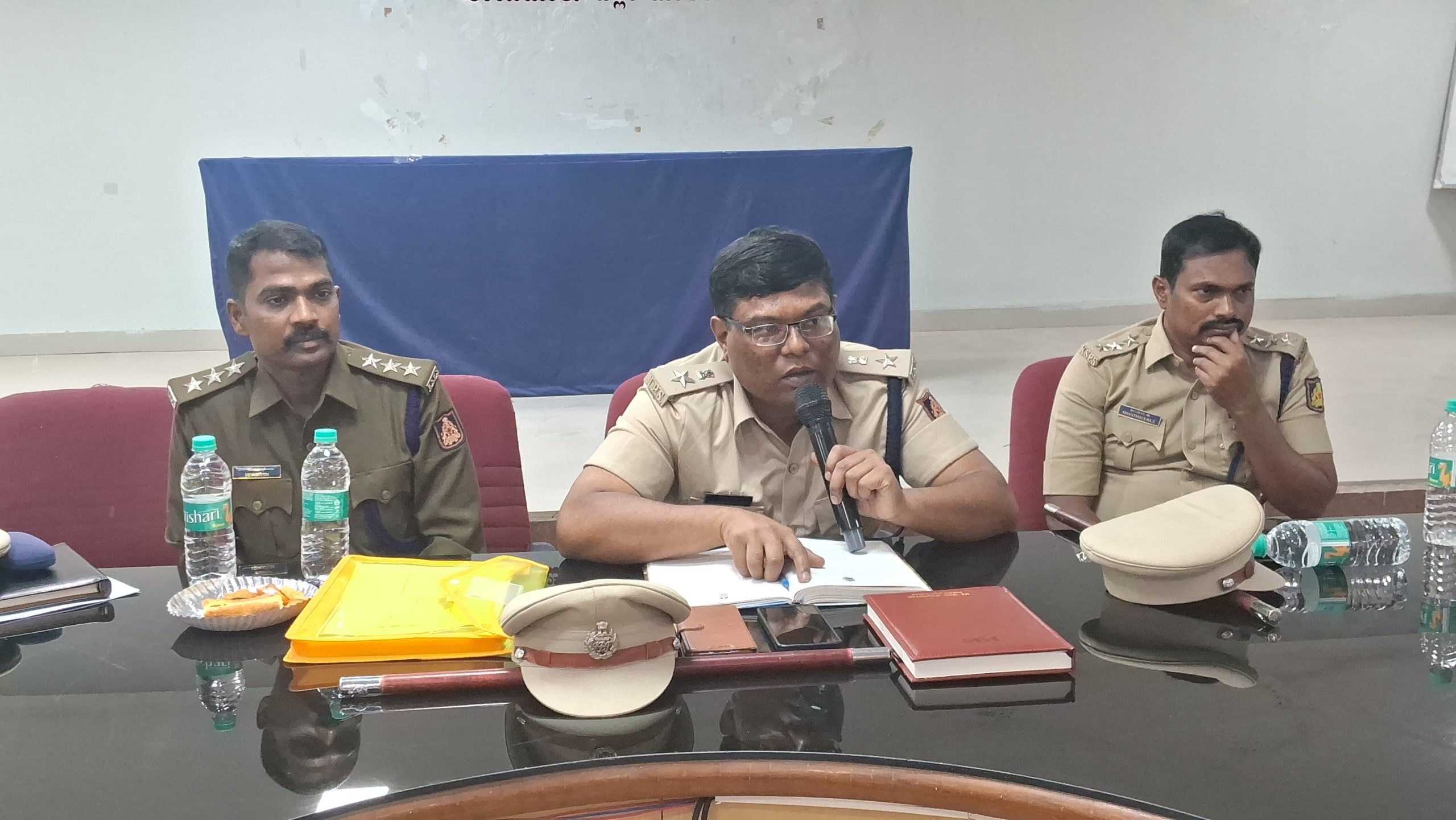 ನಗರದೊಳಗೆ ಬೃಹತ್ ವಾಹನ ಸಂಚಾರಕ್ಕೆೆ ಸಮಯ ನಿಗದಿ ಜಿಲ್ಲೆೆಯ ಅಪರಾಧ, ಅಕ್ರಮಗಳ ವಿರುದ್ಧ ಕಠಿಣ ಕಾನೂನು ಕ್ರಮ- ಅರುಣಾಂಗ್ಷು ಗಿರಿ