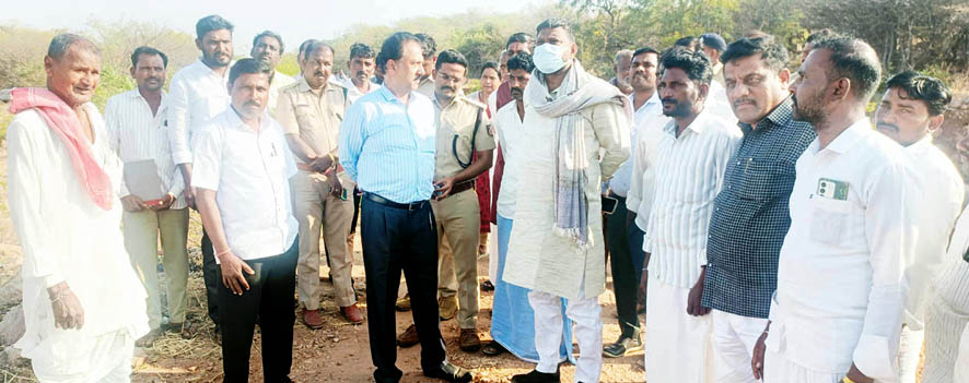 ಯತಗಲ್ : ಉದ್ದೇಶಿತ ಎಸ್.ಟಿ.ಹಾಸ್ಟೆಲ್ ಸ್ಥಳ ಪರಿಶೀಲಿಸಿದ ಶಾಸಕರು