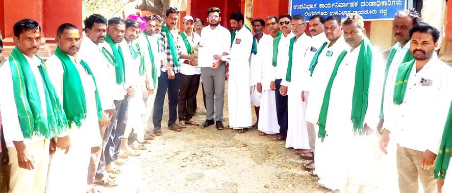 ಬಲದಂಡೆ ಉಪಕಾಲುವೆ ಸ್ಕಾಡಗೇಟ್ ಅವೈಜ್ಞಾನಿಕ ಅಳವಡಿಕೆ ತಡೆಯಲು ರೈತರ ಒತ್ತಾಯ