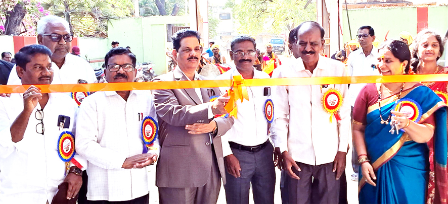 ಕಲಾ ಸಂಕುಲ ಸಂಸ್ಥೆಯಿಂದ ಪುಸ್ತಕ ಸಂತೆಗೆ ಚಾಲನೆ ಪುಸ್ತಕಗಳಿಂದ ಮಕ್ಕಳಲ್ಲಿ ಉತ್ತಮ ಸಂಸ್ಕಾರ ಕಲಿಕೆ ಸಾಧ್ಯ - ಪ್ರೊ.ಕೆಳಗಿನಮನಿ