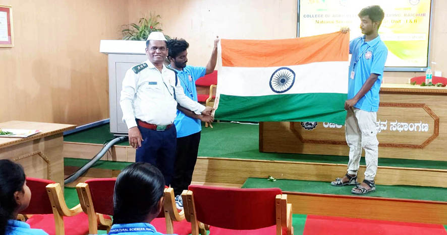 ರಾಷ್ಟ್ರ ಧ್ವಜ ಭಾವೈಕ್ಯತೆಯ ಸಂಕೇತ - ಚಿಣಮಗೇರಿ