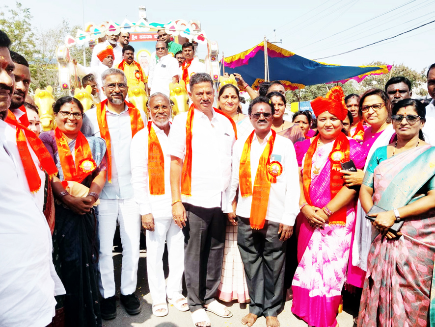 ಜಿಲ್ಲಾಡಳಿತದಿಂದ ಸವಿತಾ ಮಹರ್ಷಿ ಜಯಂತಿ ಸವಿತಾ ಮಹರ್ಷಿಗಳ ತತ್ವಾದರ್ಶಗಳನ್ನು ಅಳವಡಿಸಿಕೊಳ್ಳಲು ಸಾಹಿತಿ ವೀರ ಹನುಮಾನ್ ಸಲಹೆ
