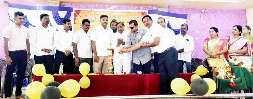 ದಿ.ಕೀರಪ್ಪ ಓಲೇಕಾರ ಅವರ ಶೈಕ್ಷಣಿಕ ಸೇವೆ ಸ್ಮರಣೀಯ - ಬಿ.ಕೆ.ಅಮರೇಶಪ್ಪ