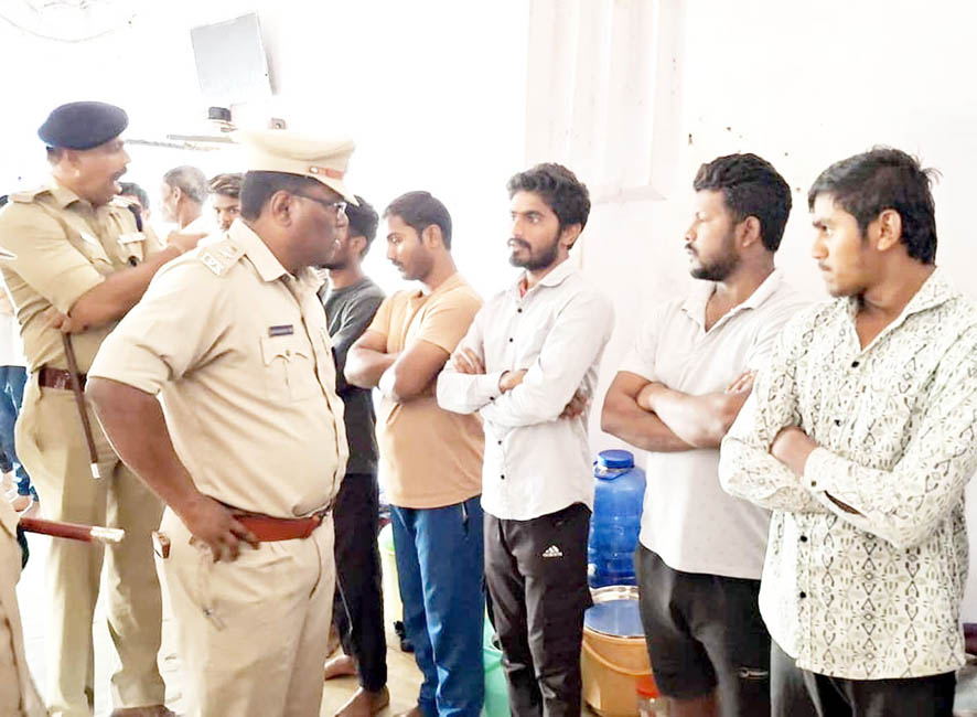 ಕಾರಾಗೃಹಕ್ಕೆ ಎಸ್‌ಪಿ ಭೇಟಿ; ಕಾನೂನು ಬಾಹಿರ ಕೆಲಸ ಮಾಡದಂತೆ ತಾಕೀತು