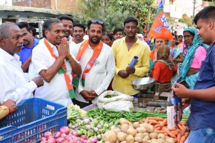 ಗಂಗಾವತಿ ನಗರದಲ್ಲಿ ಶಾಸಕ ಪರಣ್ಣರಿಂದ ಅಬ್ಬರದ ಪ್ರಚಾರ