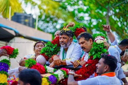 ರೋಡ್ ಶೋ ನಡೆಸಿ ಮತಯಾಚಿಸಿದ ಡಿ.ಕೆ. ಶಿವಕುಮಾರ್