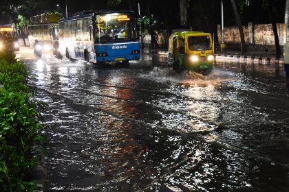 ಮೇ 6ರವರೆಗೆ ಬೆಂಗಳೂರು ಸಹಿತ ರಾಜ್ಯದ ಹಲವೆಡೆ ಮಳೆ ಮುನ್ಸೂಚನೆ, ರಾಜಧಾನಿಯಲ್ಲಿ ಮುಂದುವರಿದ ವರುಣನ ಆರ್ಭಟ