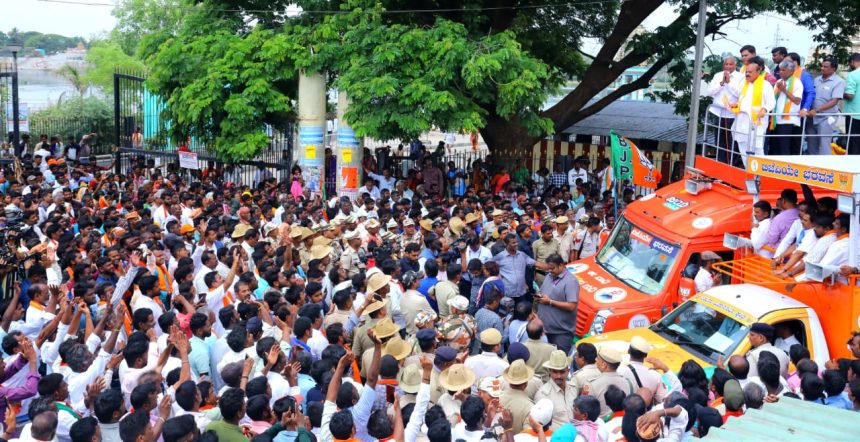 ಮೈಸೂರಿನ ವರುಣದಲ್ಲಿ ಭರ್ಜರಿ ರೋಡ್ ಶೋ ನಡೆಸಿದ ಬಸವರಾಜ ಬೊಮ್ಮಾಯಿ‌