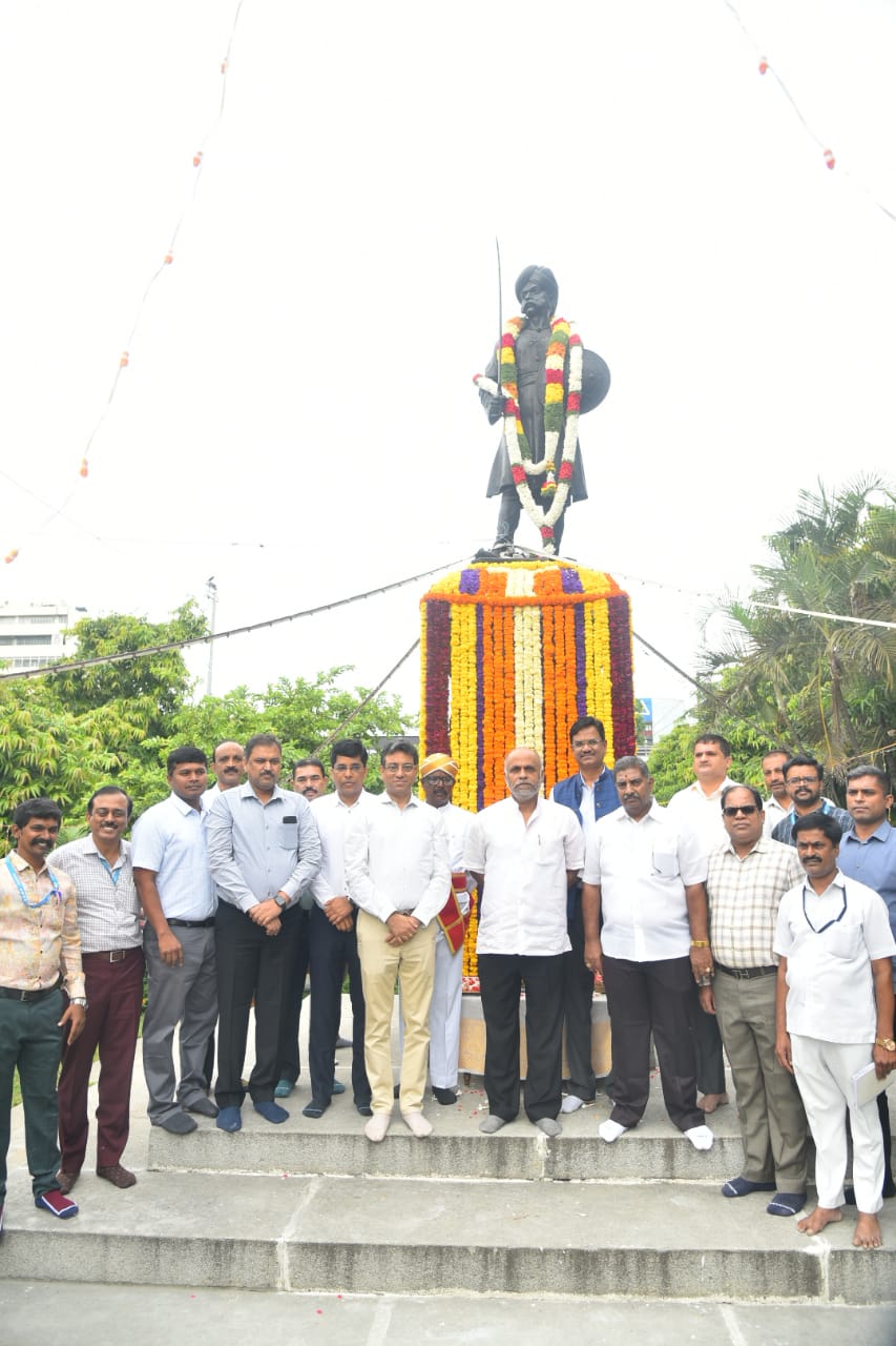 ಬಿಬಿಎಂಪಿ: ಕೆಂಪೇಗೌಡರ ಪ್ರತಿಮೆಗೆ ಮಾಲಾರ್ಪಣೆ