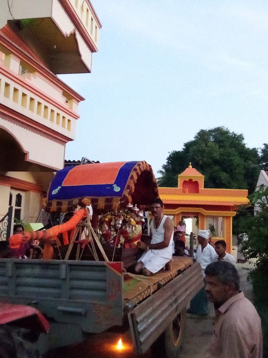 ಕರೆಹಂಬಳಿಯಲ್ಲಿ ಕಾರಹಬ್ಬ : ಜಾನುವಾರುಗಳಿಗೆ ವಿಶೇಷ ಅಲಂಕಾರ 