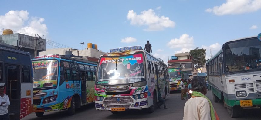 ‘ಶಕ್ತಿ’ ಯೋಜನೆಯಿಂದ ಖಾಸಗಿ ಬಸ್ ಮಾಲೀಕರಿಗೆ ಸಂಕಷ್ಟ