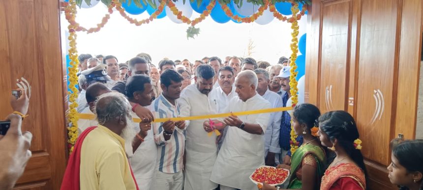 ಹಾಲಾಪುರ ಅಂಬೇಡ್ಕರ ವಸತಿ ಶಾಲೆ ಉದ್ಘಾಟನೆ