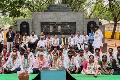 ಕೇಂದ್ರದ ವಿರುದ್ಧ ಕಾಂಗ್ರೆಸ್ಸಿಗರ ಪ್ರತಿಭಟನೆ 