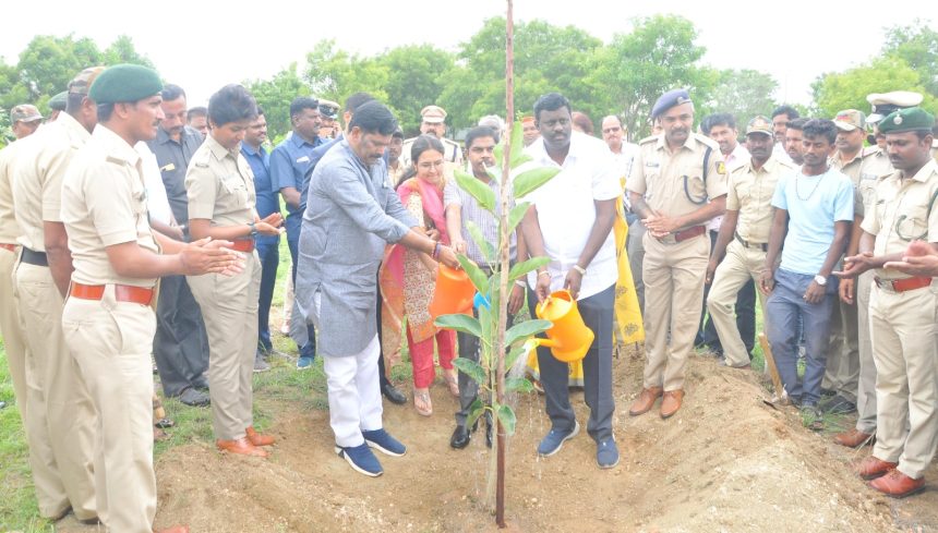 ಕೊಪ್ಪಳ ಜಿಲ್ಲೆ: ವನಮಹೋತ್ಸವ ಸಪ್ತಾಹಕ್ಕೆ ಚಾಲನೆ