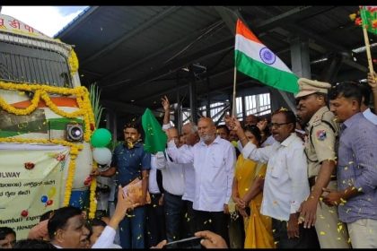 ಮುಂಬೈ ರೈಲಿಗೆ ಸ್ವಾಗತ