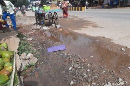 ಕುಷ್ಟಗಿಯಲ್ಲಿ ಮುಖ್ಯ ಕೊಳಾಯಿ ಒಡೆದು ಕುಡಿಯುವ ನೀರು ಪೋಲು..!