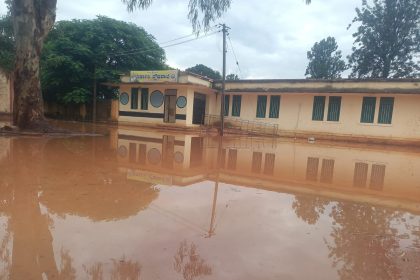 ಶಿಡ್ಲಘಟ್ಟದಲ್ಲಿ ಧಾರಾಕಾರ ಮಳೆ ಜನಜೀವನ ಅಸ್ತವ್ಯಸ್ತ