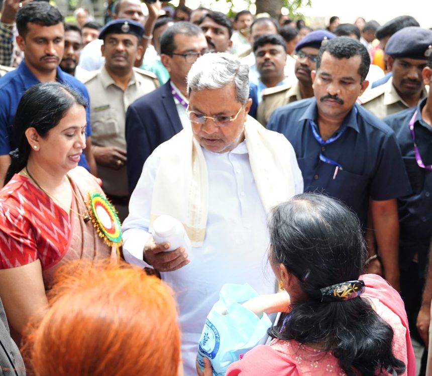 ಪ್ರತಿಯೊಬ್ಬರೂ ವಿಶ್ವ ಮಾನವರಾಗಿ ಬದುಕಿ, ವಿಶ್ವ ಮಾನವರಾಗಿ ತೆರಳಬೇಕು: ಮುಖ್ಯಮಂತ್ರಿ ಸಿದ್ದರಾಮಯ್ಯ