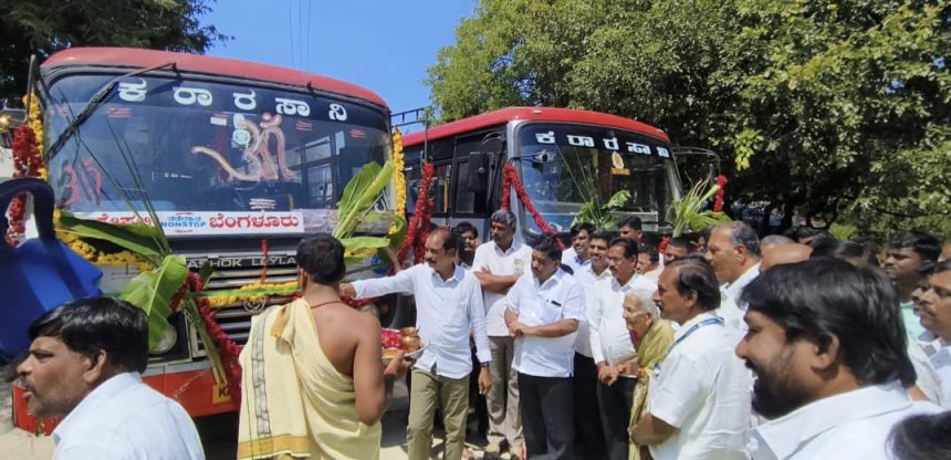 ಸರ್ಕಾರಿ ಬಸ್ಸುಗೆ ಚಾಲನೆ ಕೊಟ್ಟ ಶಾಸಕ ಸುಬ್ಬಾರೆಡ್ಡಿ