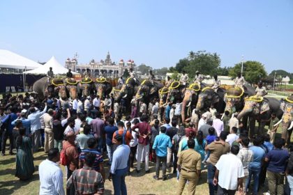 ಅರಮನೆ ಆವರಣದಲ್ಲಿ ಆತ್ಮೀಯ ಬೀಳ್ಕೋಡುಗೆ